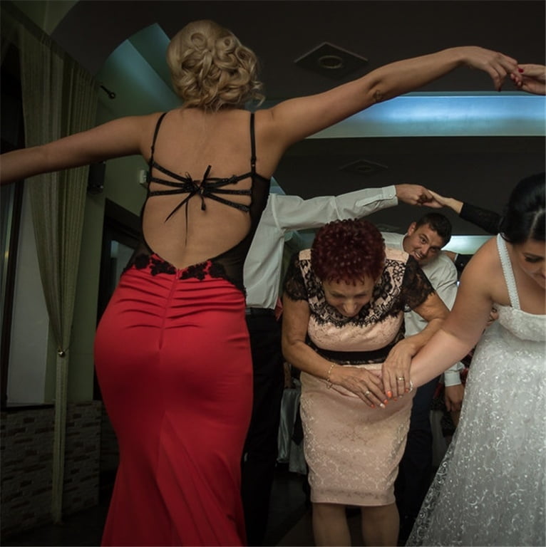 Ese vestido, esas piernas, ese culo
 #95852647