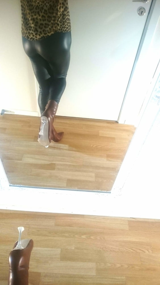 Moi et mon jean et mes bottes sexy
 #94459014