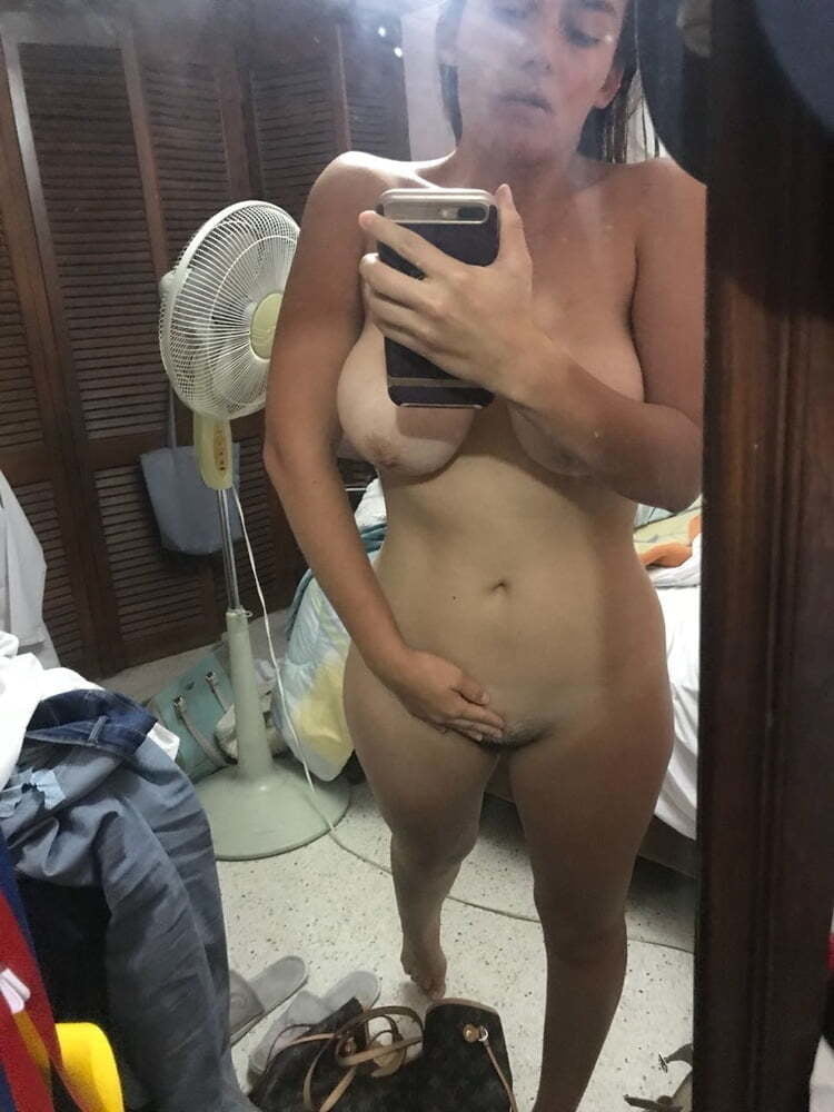 Pinta tetona #94065934