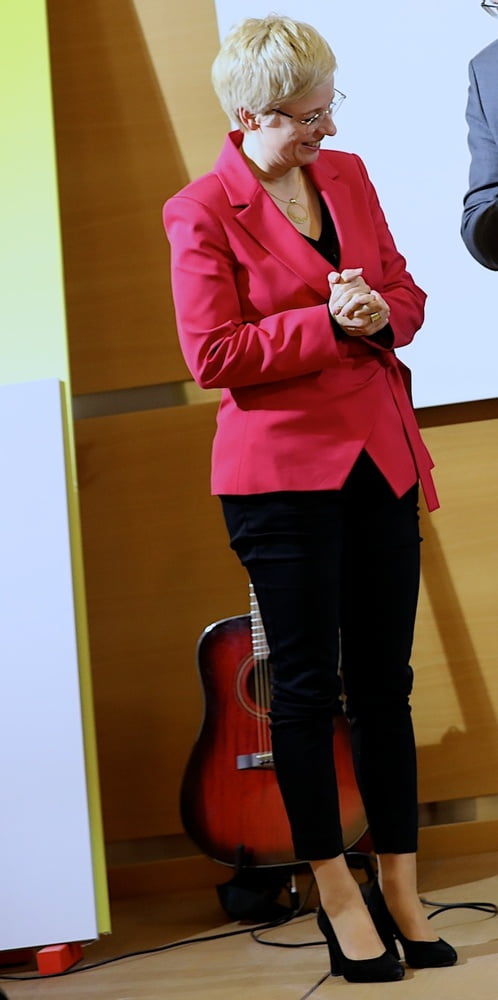 Doris hummer - österreichische milf politikerin in strumpfhosen
 #87980411