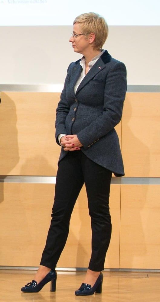 Doris hummer - österreichische milf politikerin in strumpfhosen
 #87980435