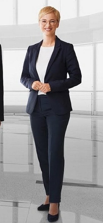 Doris hummer - österreichische milf politikerin in strumpfhosen
 #87980441