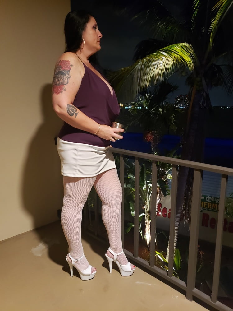 Frente a la playa
 #99983826