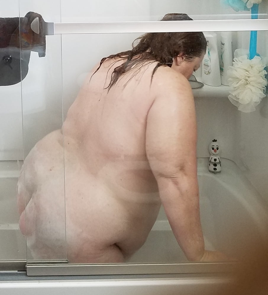 Ugly Pig Wife Chris bathroom #90661794