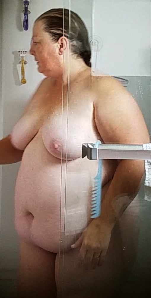Ugly Pig Wife Chris bathroom #90662309