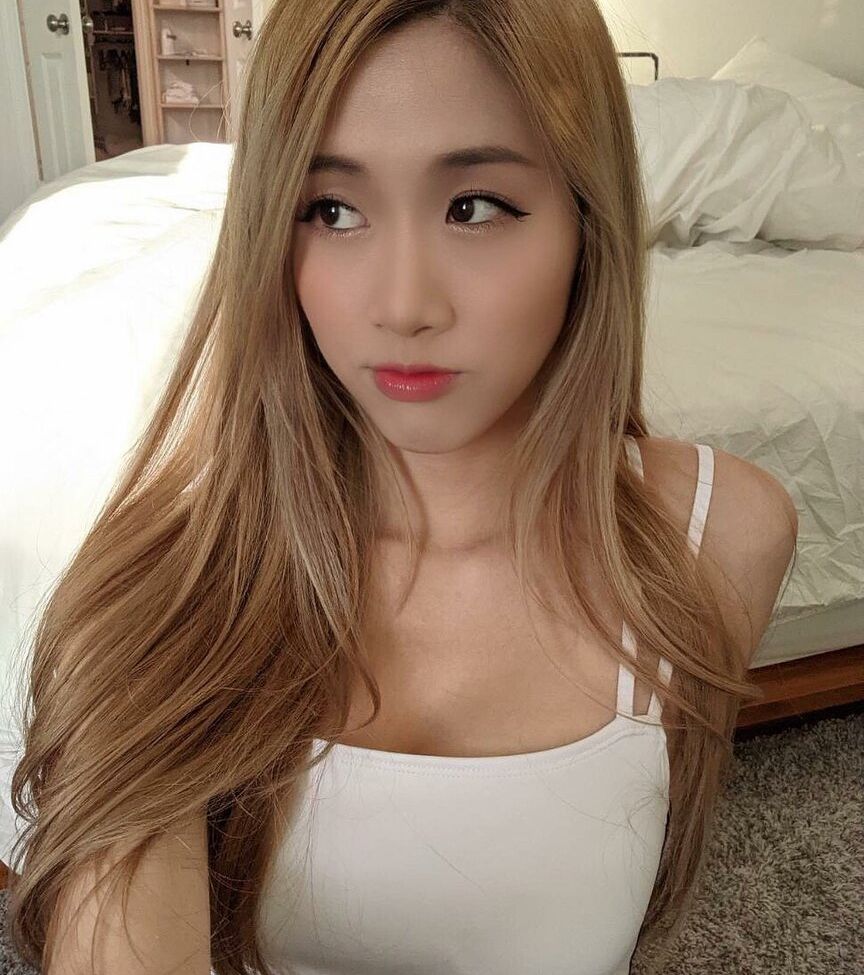 Yougelly nude #108905808