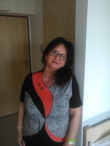 Oma streichelt 9
 #101796195