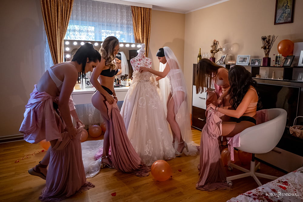 Brides and Bridesmaids Dressing #81700485