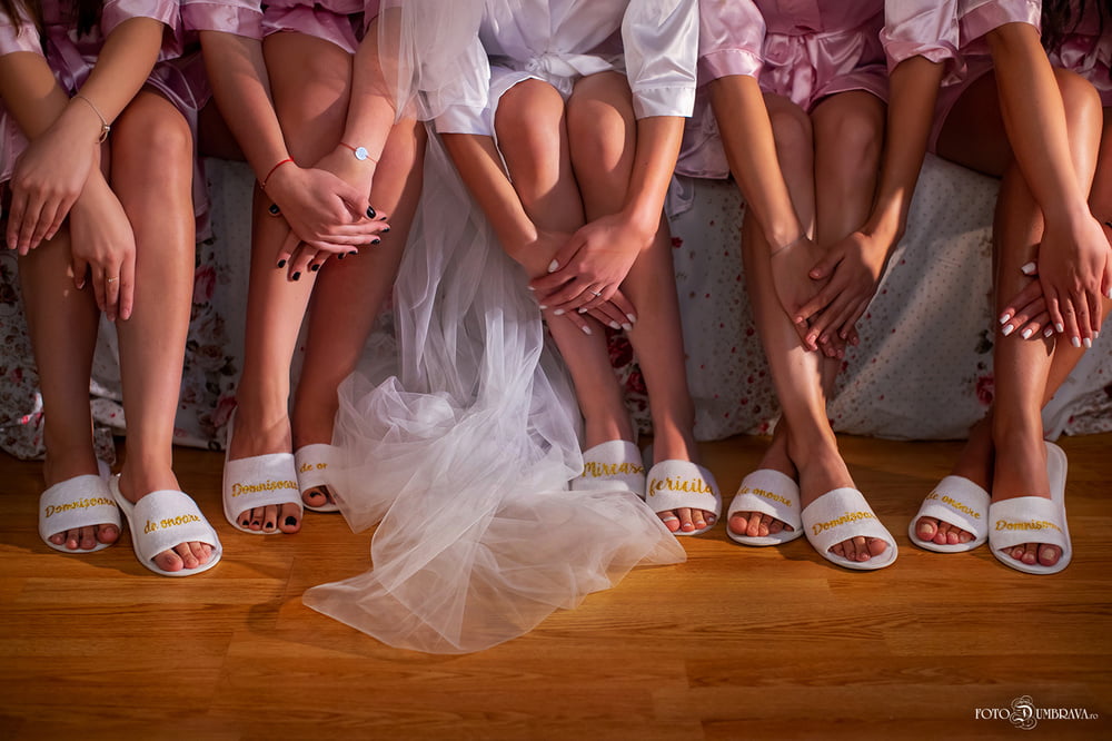 Brides and Bridesmaids Dressing #81700500