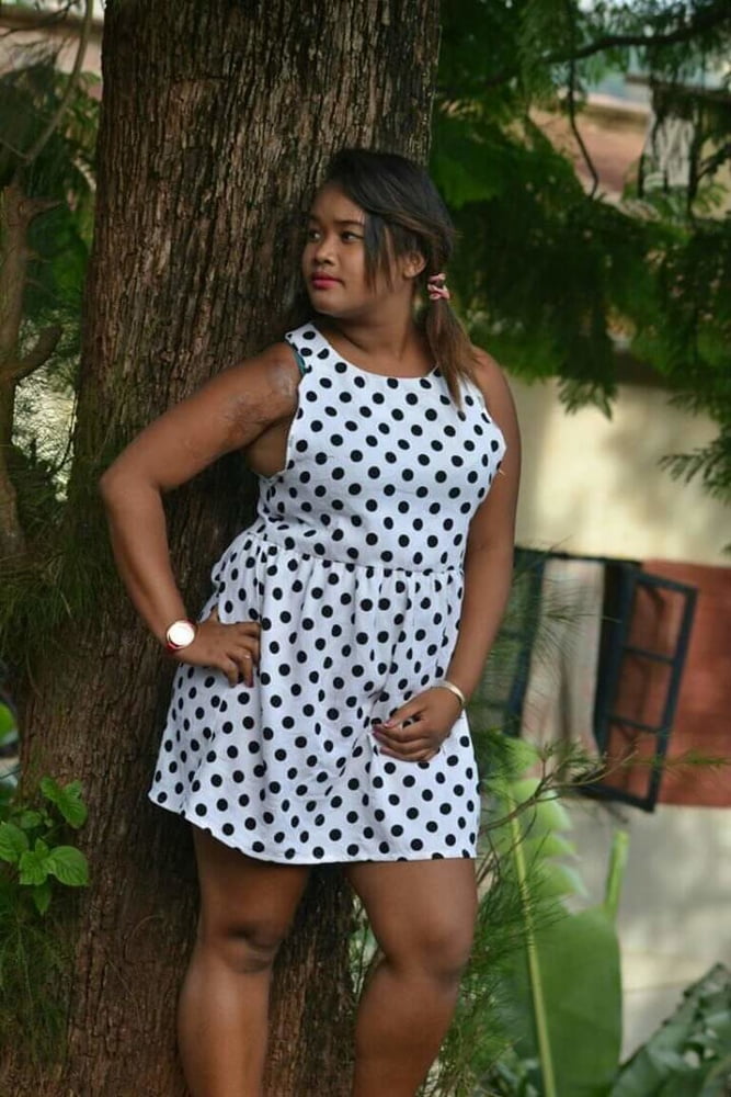 Rojo fotsyni #93881310