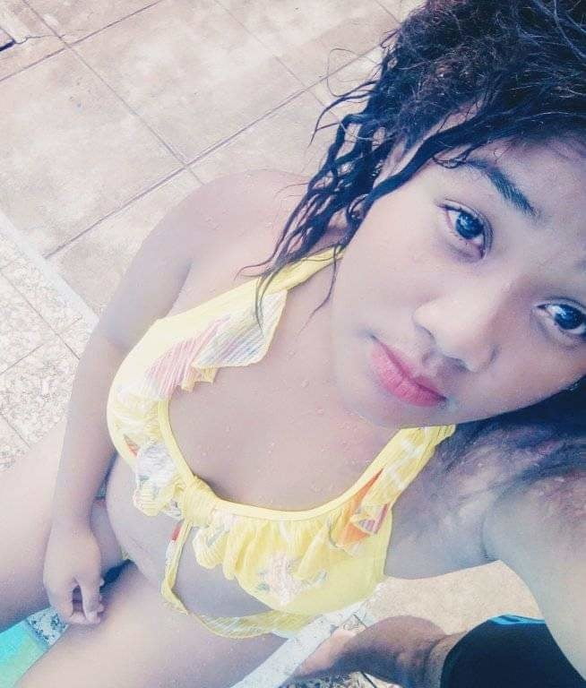 Rojo fotsyni #93881313