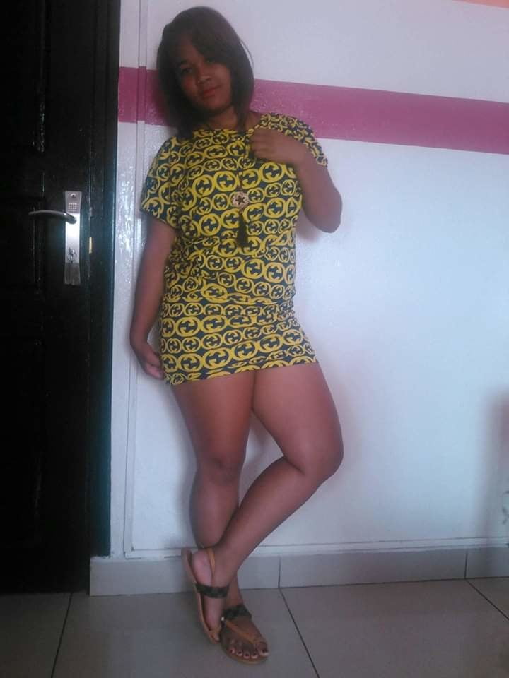 Rojo fotsyni #93881385