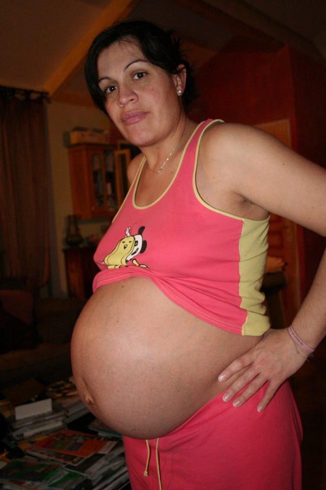 Bellezas embarazadas
 #94810951