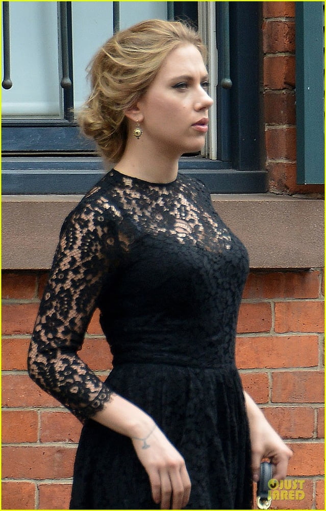 Scarlett johansson
 #79922730