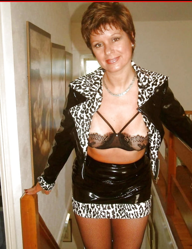 LADIES ARE VERY SEXY AND FUCK A LOT IN LEATHER #105871361