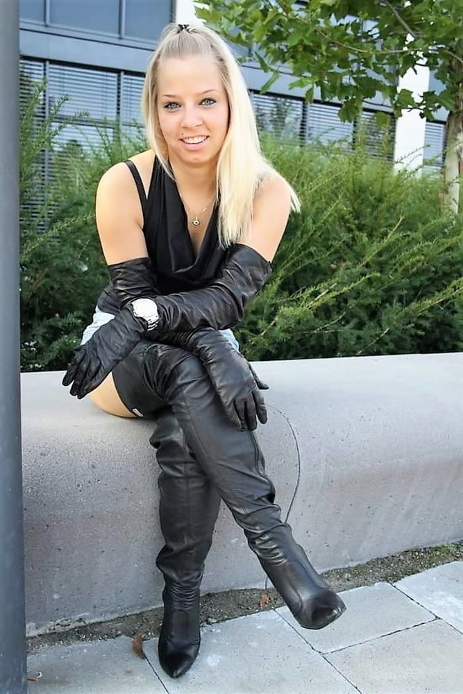 LADIES ARE VERY SEXY AND FUCK A LOT IN LEATHER #105871928