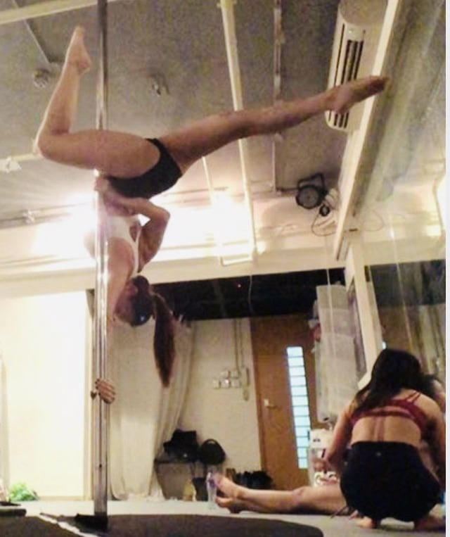 Pole dancing sluts
 #91411270