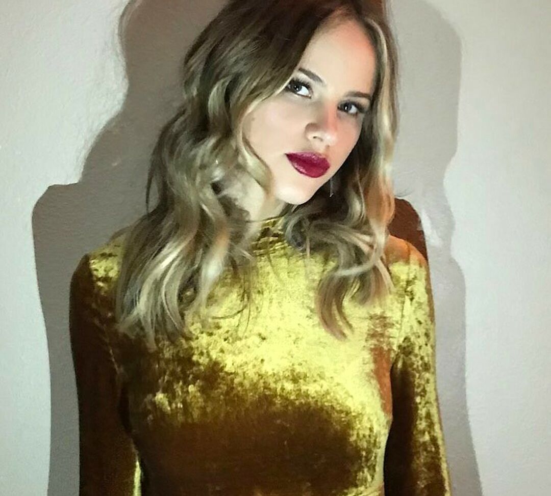 Halston Sage nue #108636323