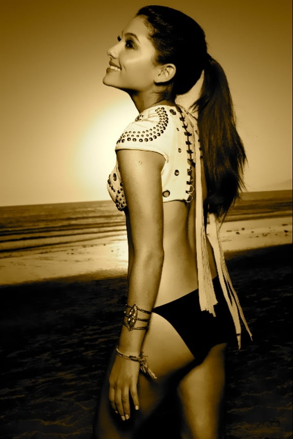 Ariana grande in forma come cazzo 2
 #79881927