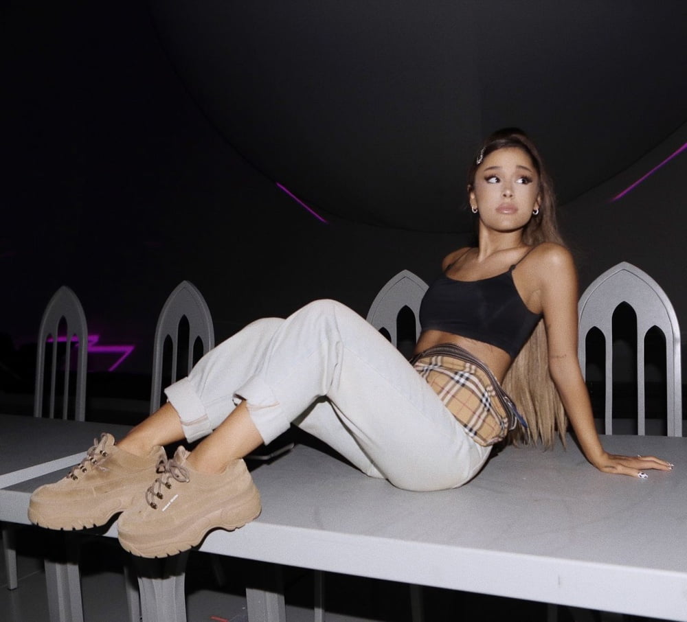 Ariana grande fit as fuck 2
 #79882041