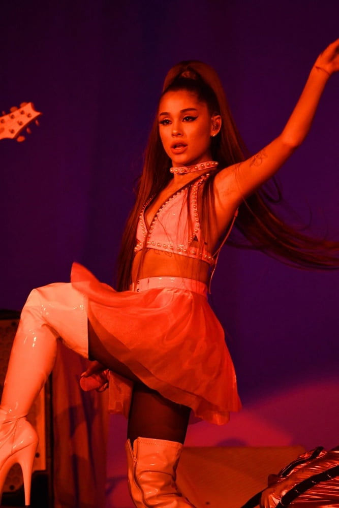 Ariana grande fit as fuck 2
 #79882051