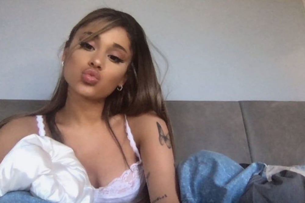 Ariana grande fit as fuck 2
 #79882159