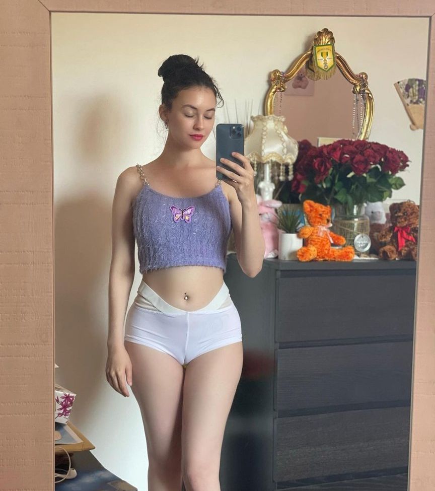 Fiona Allison desnuda #107502474