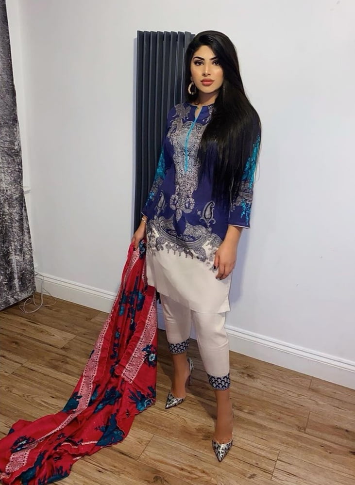 Hottest paki girl from maidenhead london pakistani classy
 #104846196