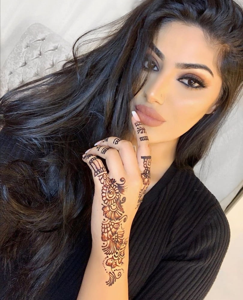 Hottest paki girl from maidenhead london pakistani classy
 #104846222
