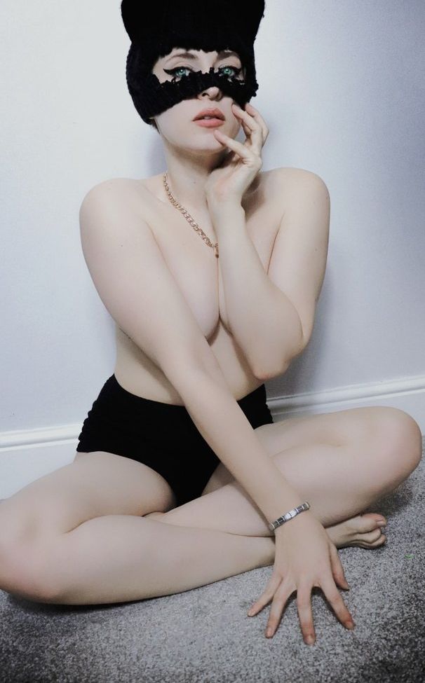 Kirsten Ria desnuda #108764003