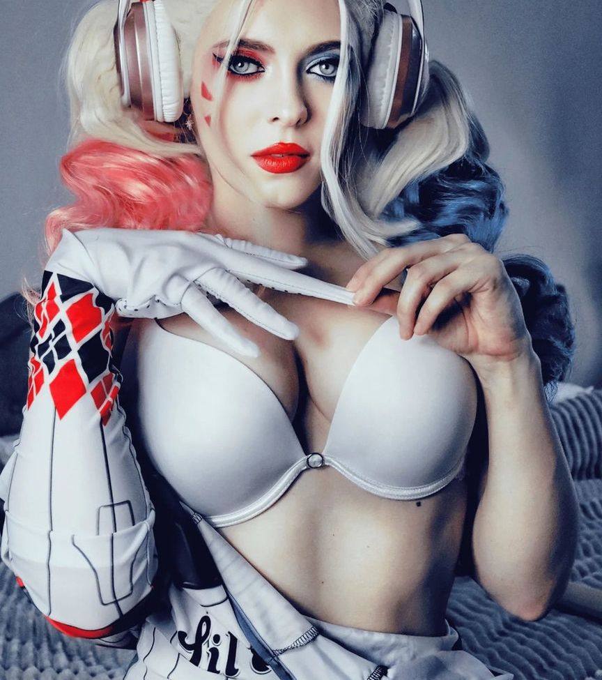 Kirsten Ria desnuda #108764007