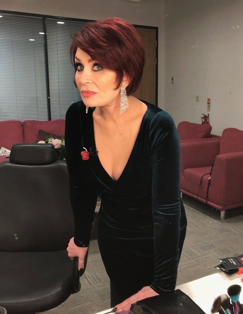 Sharon osbourne
 #90835571