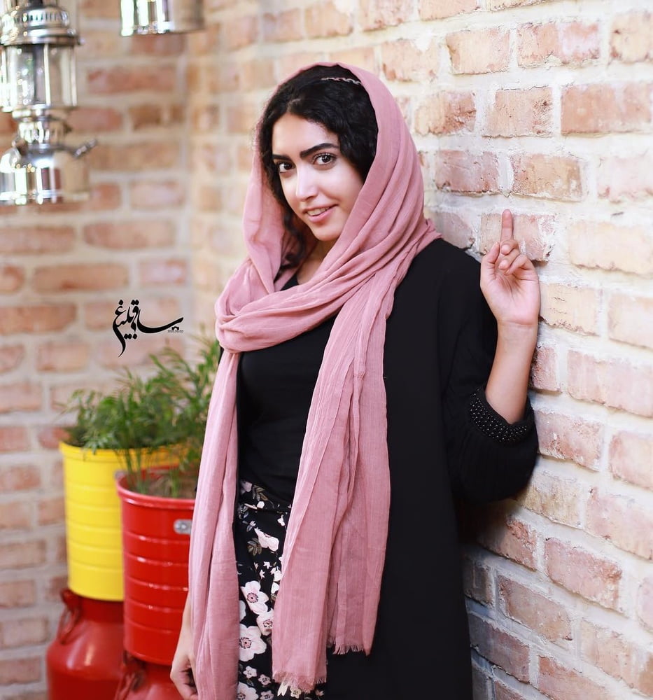 Sanaz
 #87676918
