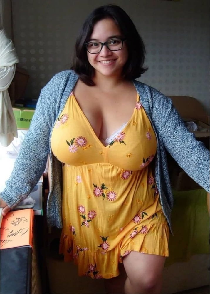 Tetas ..... cómo profundo su escote 1.0
 #90869360