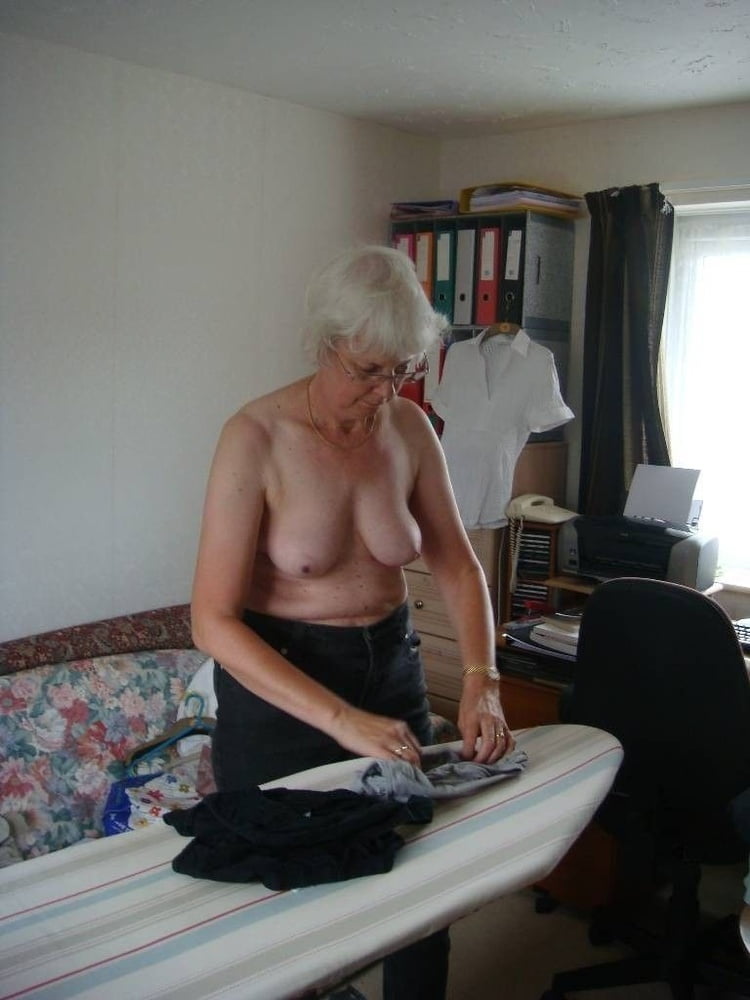 Varias esposas maduras, putas y zorras
 #99619967