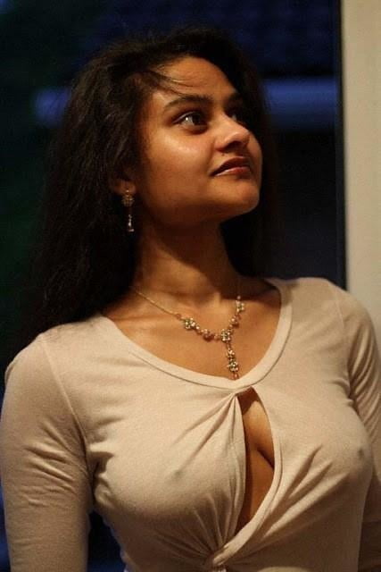 Indisches nacktes Mädchen meenal jain
 #99964744