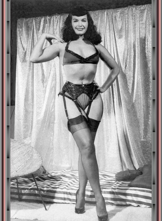 Bettie Page nuda #108997527