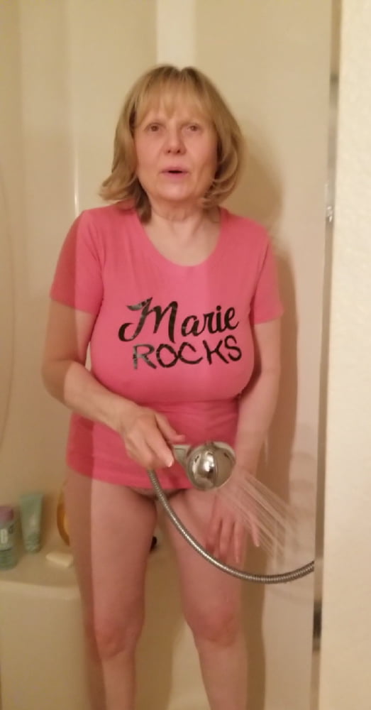 Hot grandmother sprays her pussy and cums in a wet t-shirt #106756666