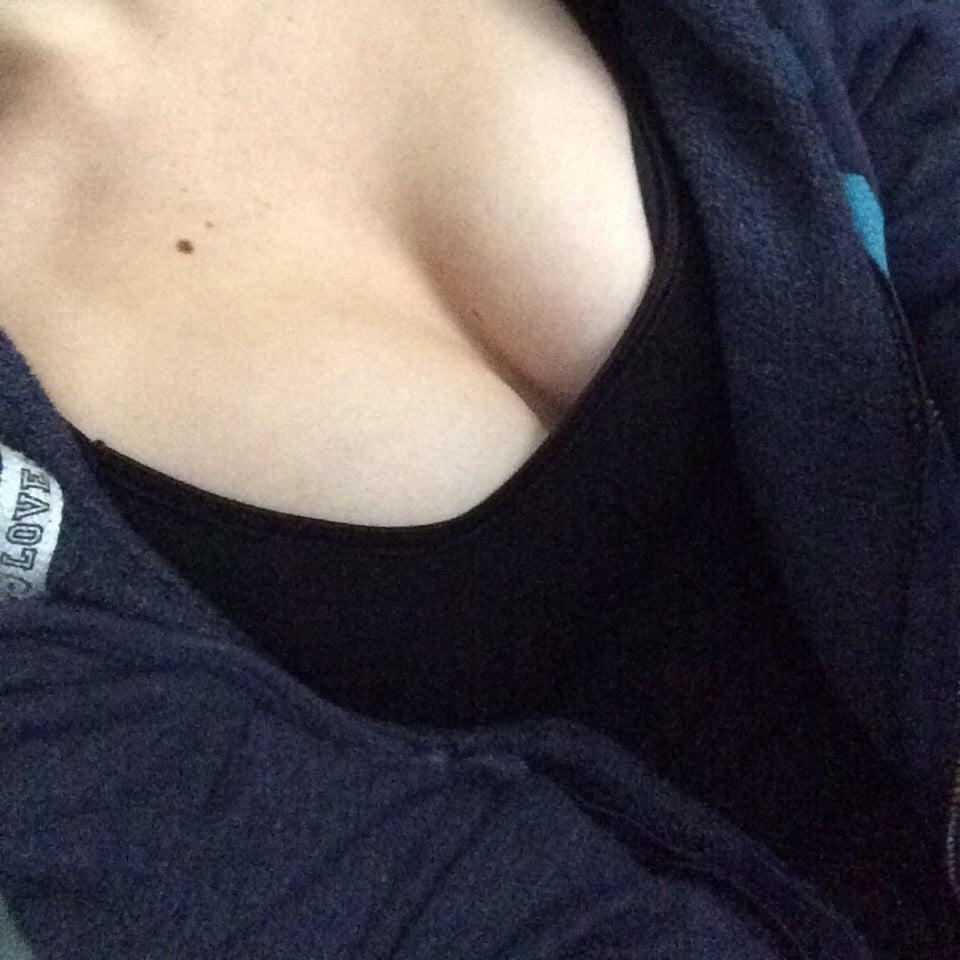 Amateur Brünette 95
 #105888265