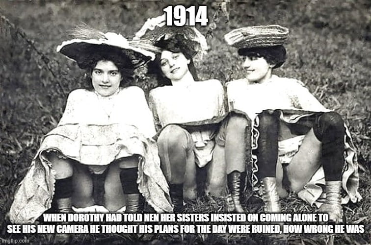 振り返る 8
 #91692513