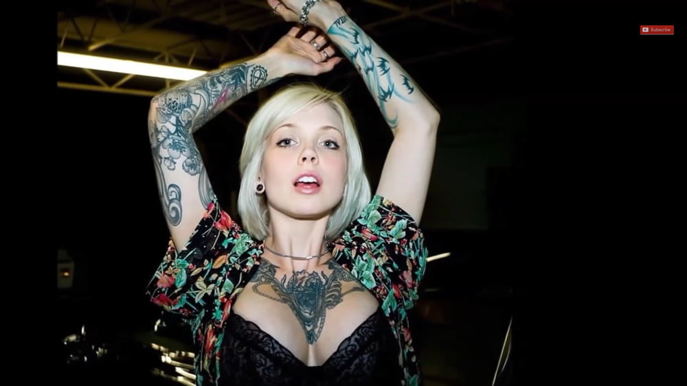 HOT BITCHEZZ #105980531