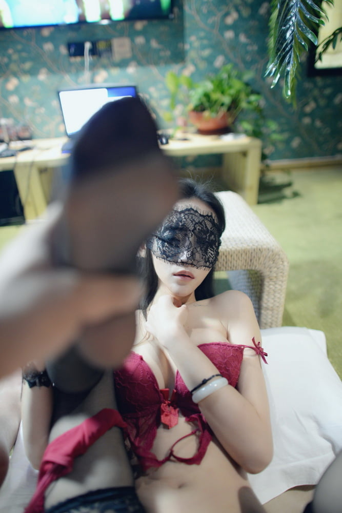 Schönes chinesisches Amateurmodell Fotoshooting
 #93942315