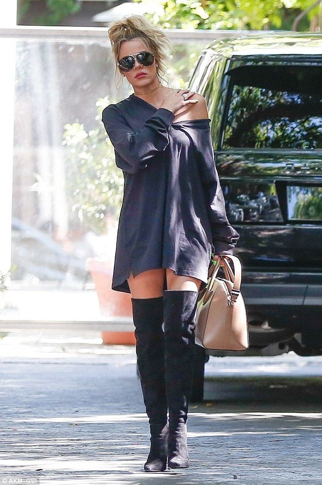 Weibliche Berühmtheit Stiefel & Leder - khloe k
 #103349211