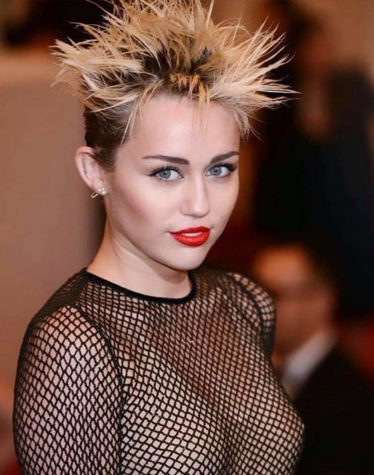 Miley cyrus
 #81071921