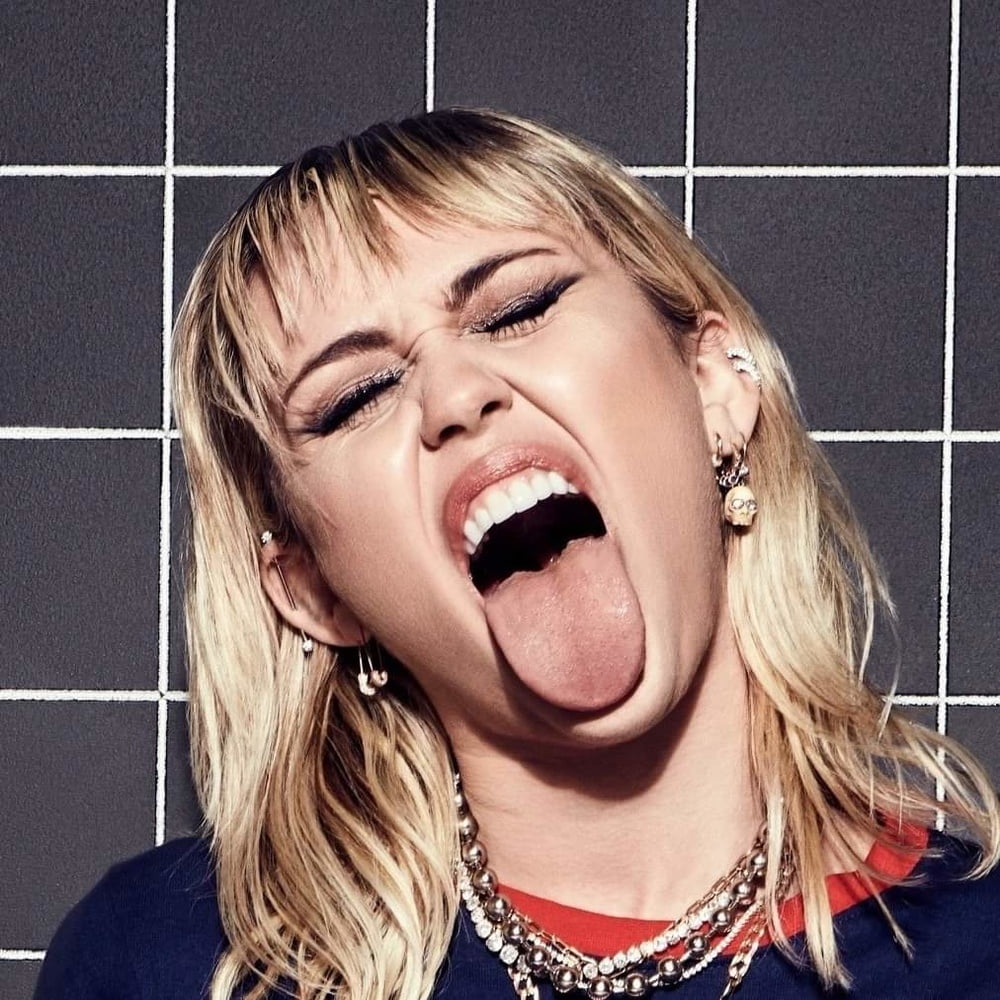 Miley cyrus
 #81071936