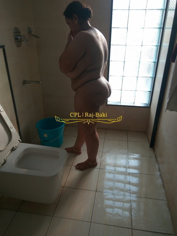 Desi MILFs hidden image #105804539