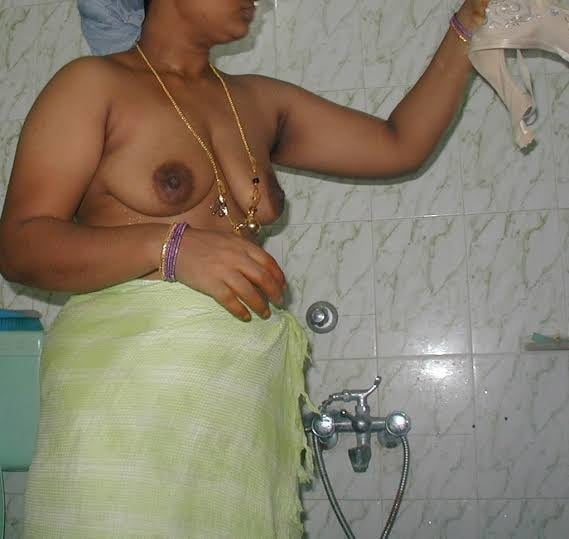 Desi MILFs hidden image #105804570
