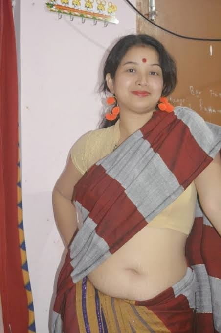 Desi MILFs hidden image #105804670