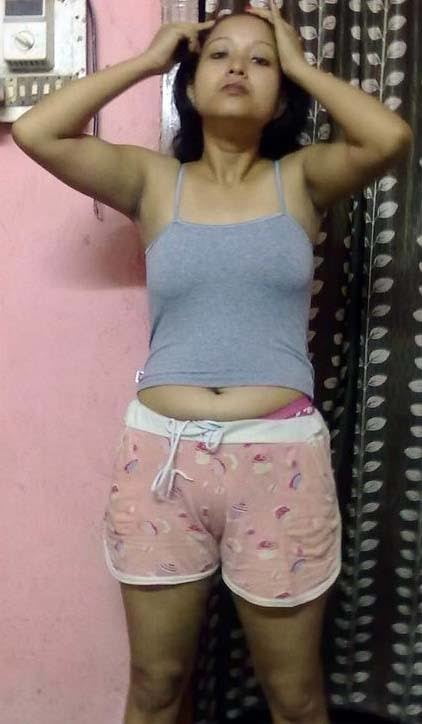 Desi MILFs hidden image #105804739