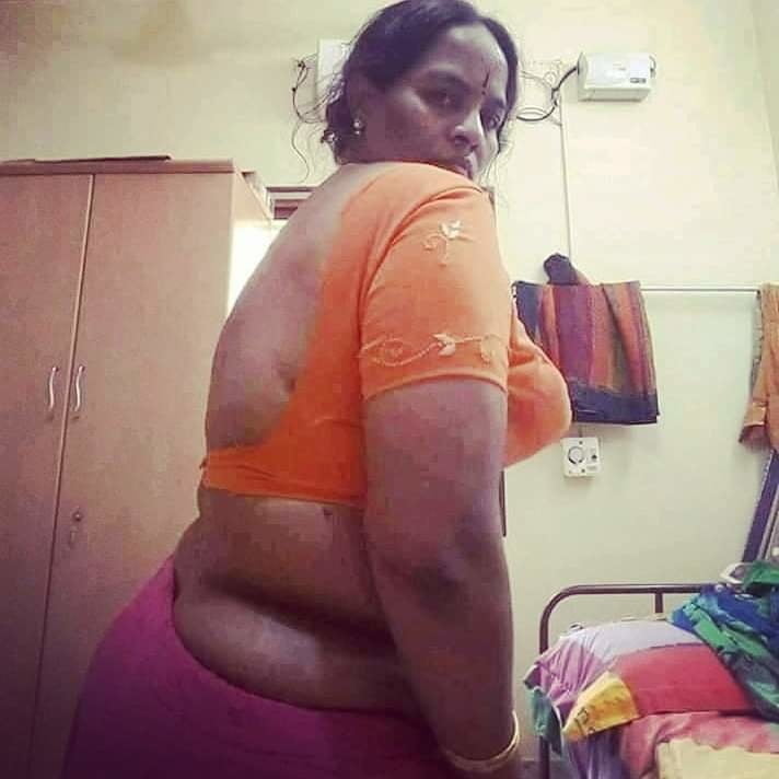 Desi MILFs hidden image #105804809